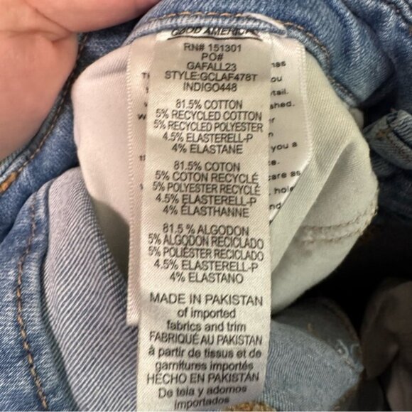 Good American ALWAYS FITS GOOD CLASSIC SLIM STRAIGHT JEANS 6-12 light wash - Picture 9 of 9